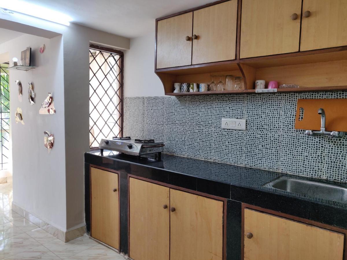 Rosean Homestay Self Service Apartments Candolim Room photo