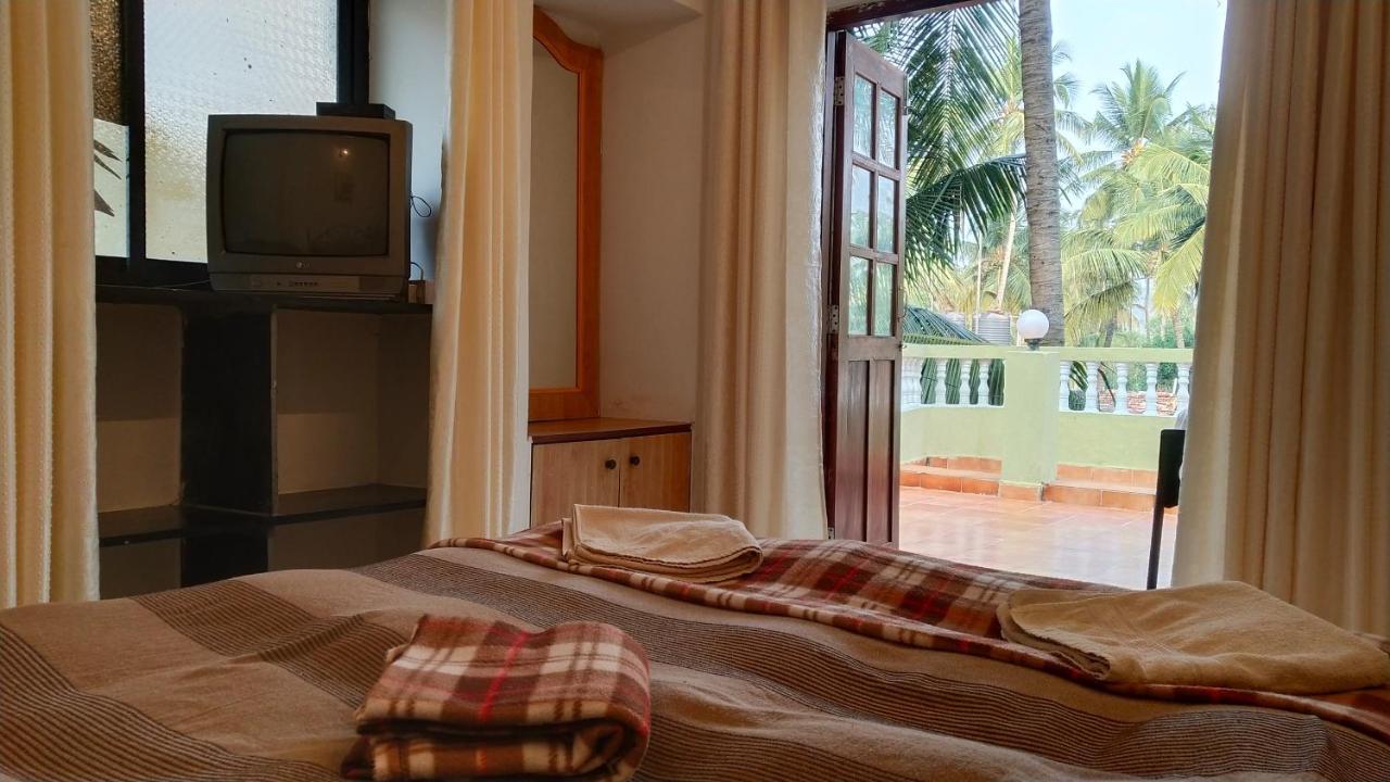 Rosean Homestay Self Service Apartments Candolim Exterior photo