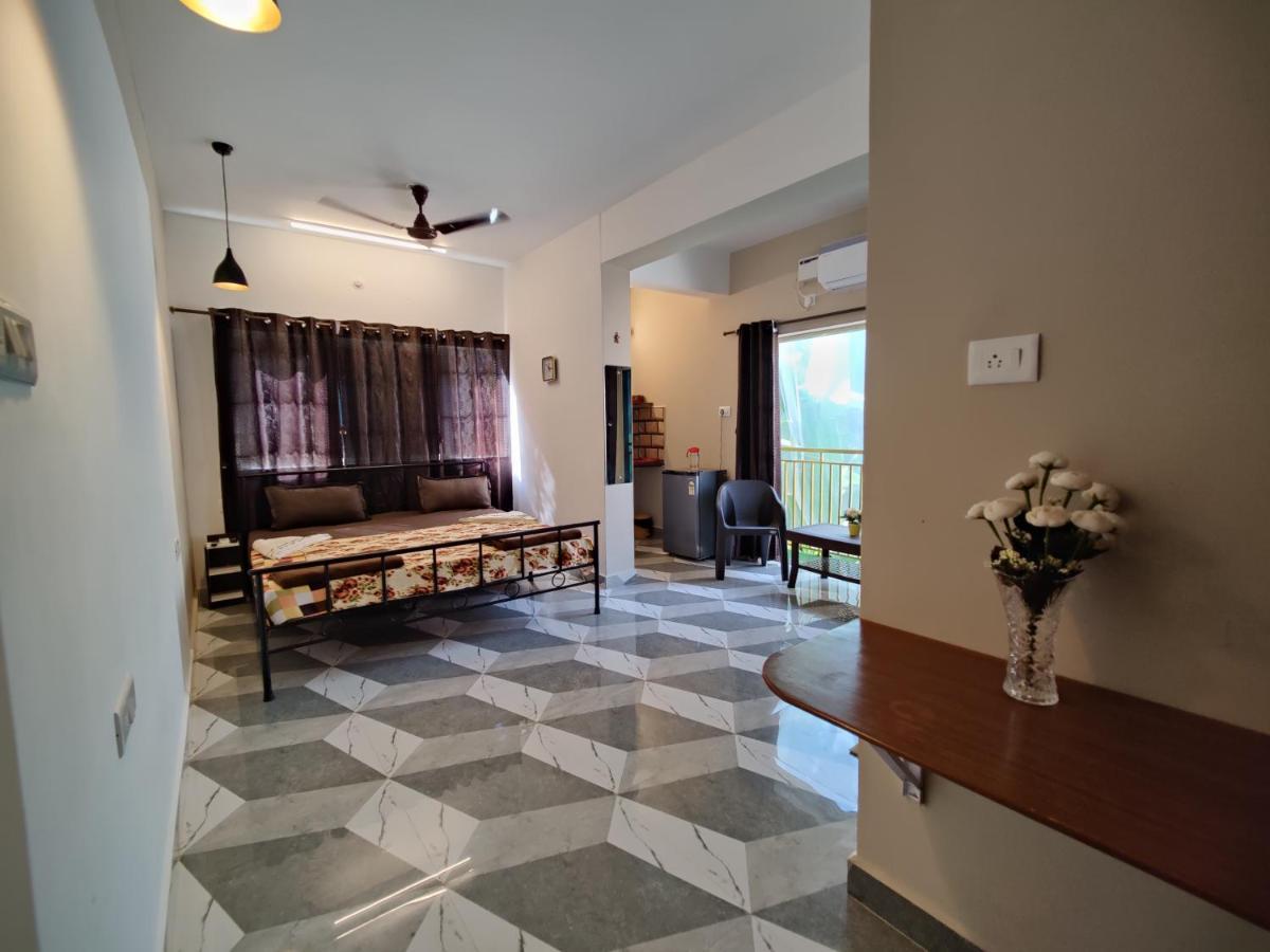 Rosean Homestay Self Service Apartments Candolim Exterior photo